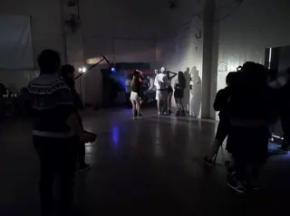 Detrás de escena de «"+" de una»