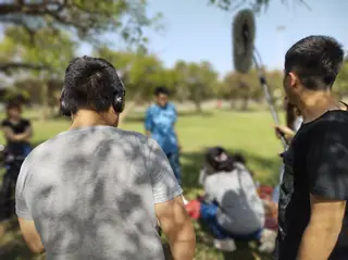 Detrás de escena de «"+" de una»